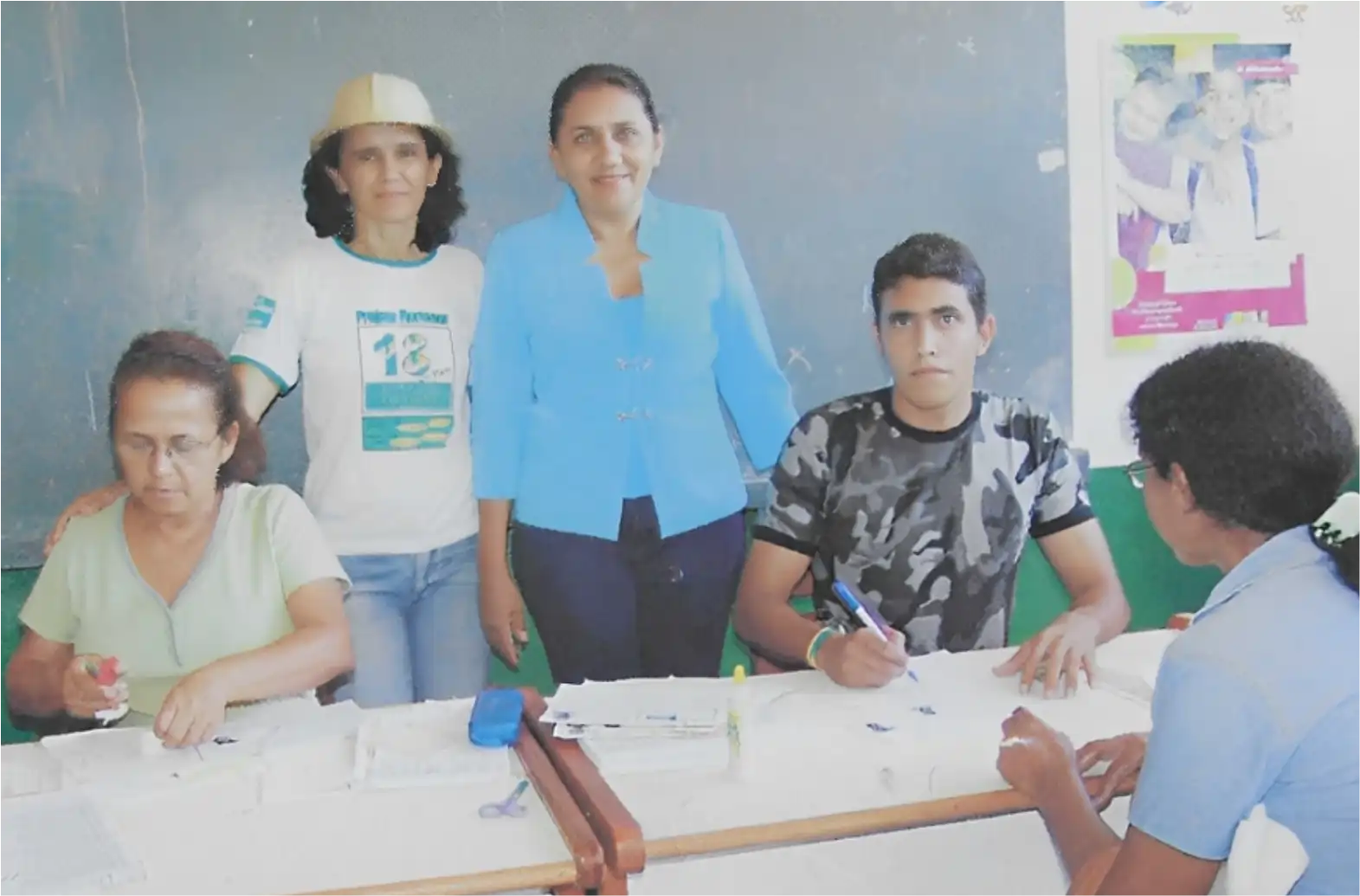 Odileida Sampaio acompanhando atendimento de serviços itinerantes à população de Altamira