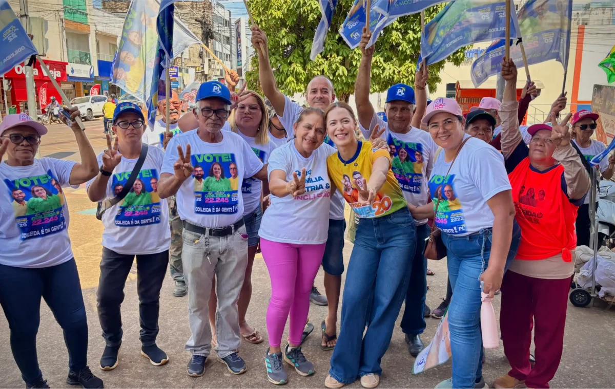 Odileida Sampaio e Ellayne D’Almeida durante a Caminhada da Direita em Altamira