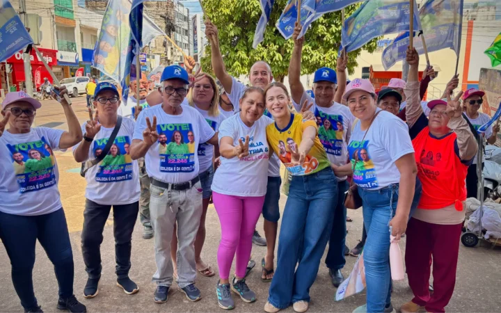 Odileida Sampaio e Ellayne D’Almeida durante a Caminhada da Direita em Altamira