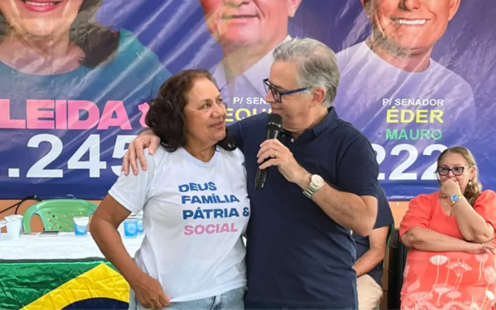 Odileida Sampaio recebeu, neste sábado (19/09) o deputado federal Joaquim Passarinho e vários apoiadores para uma reunião em sua casa.