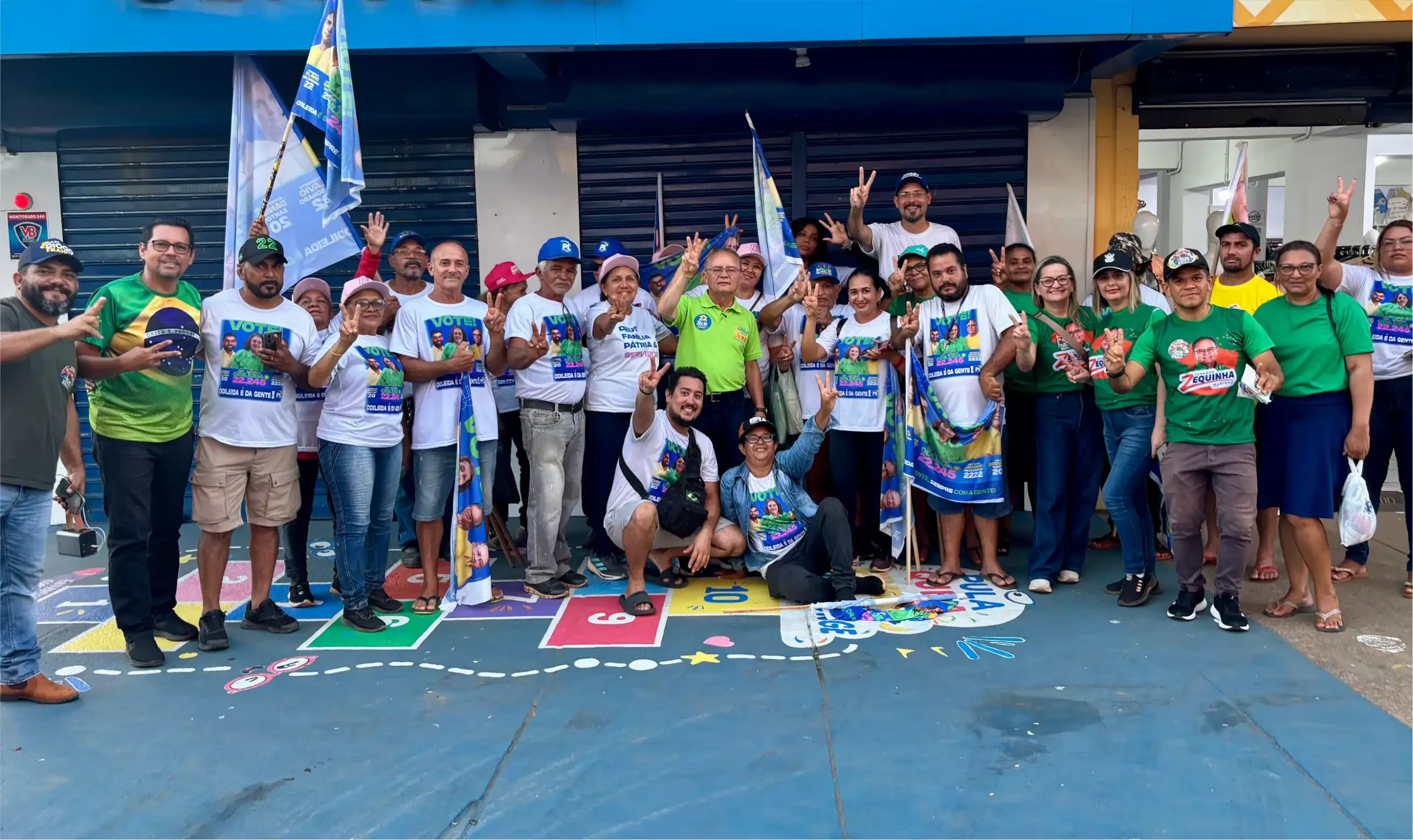 Zequinha Marinho e Odileida Sampaio percorreram o comércio de Altamira em caminhada